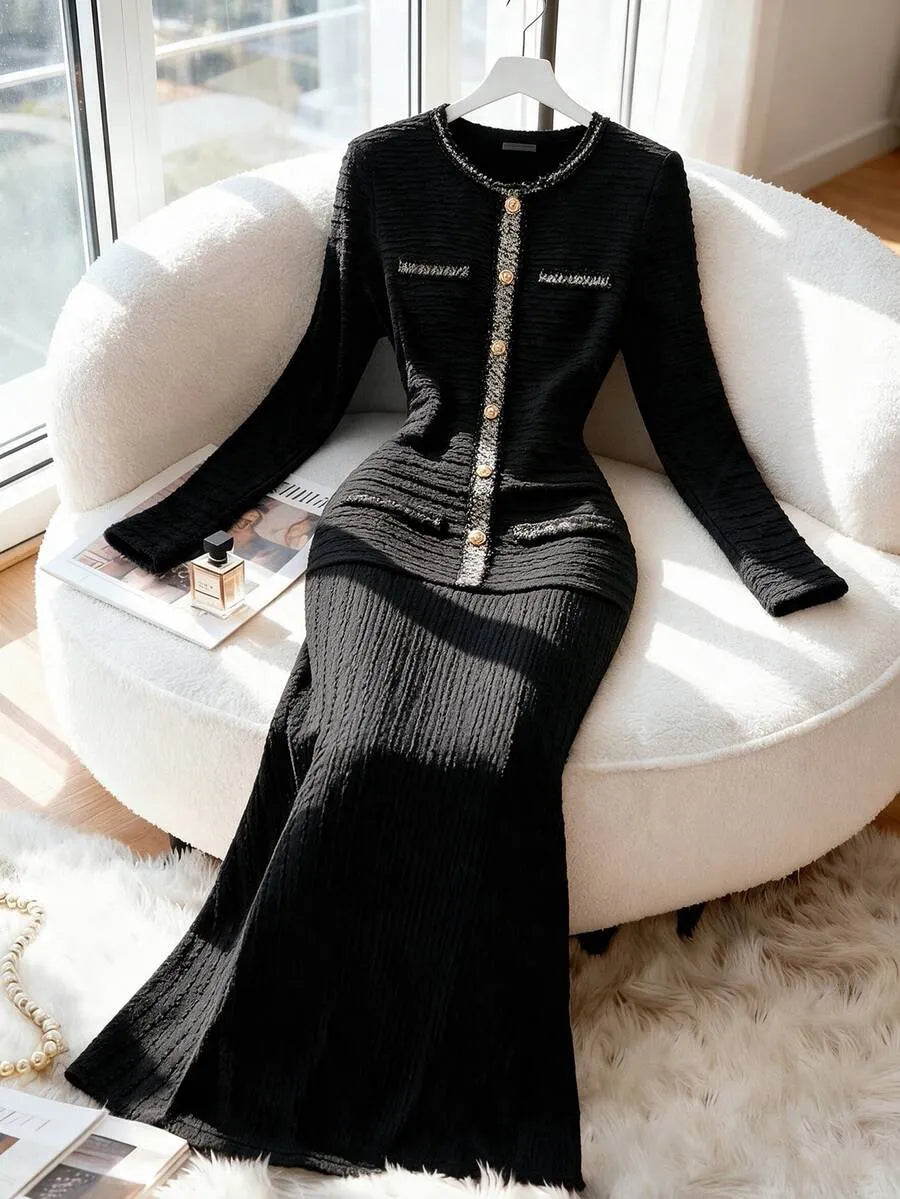 SHEIN Modelyn فستان طويل بياقة دائرية وأكمام طويلة وقصة ضيقة بتطريز بلون الأسود