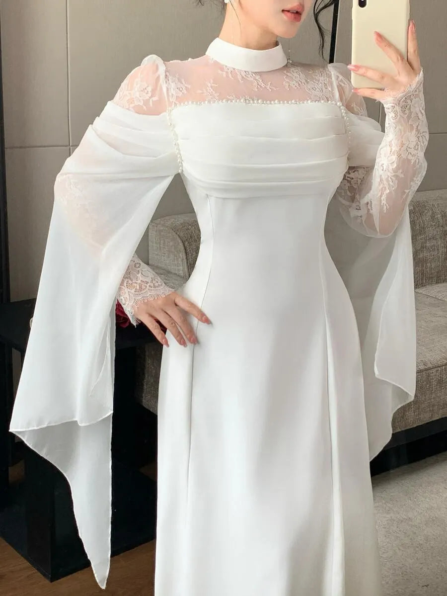 SHEIN Modelyn فستان طويل من الدانتيل بياقة واقفة وأكمام واسعة وخصر مرتفع بلون أبيض