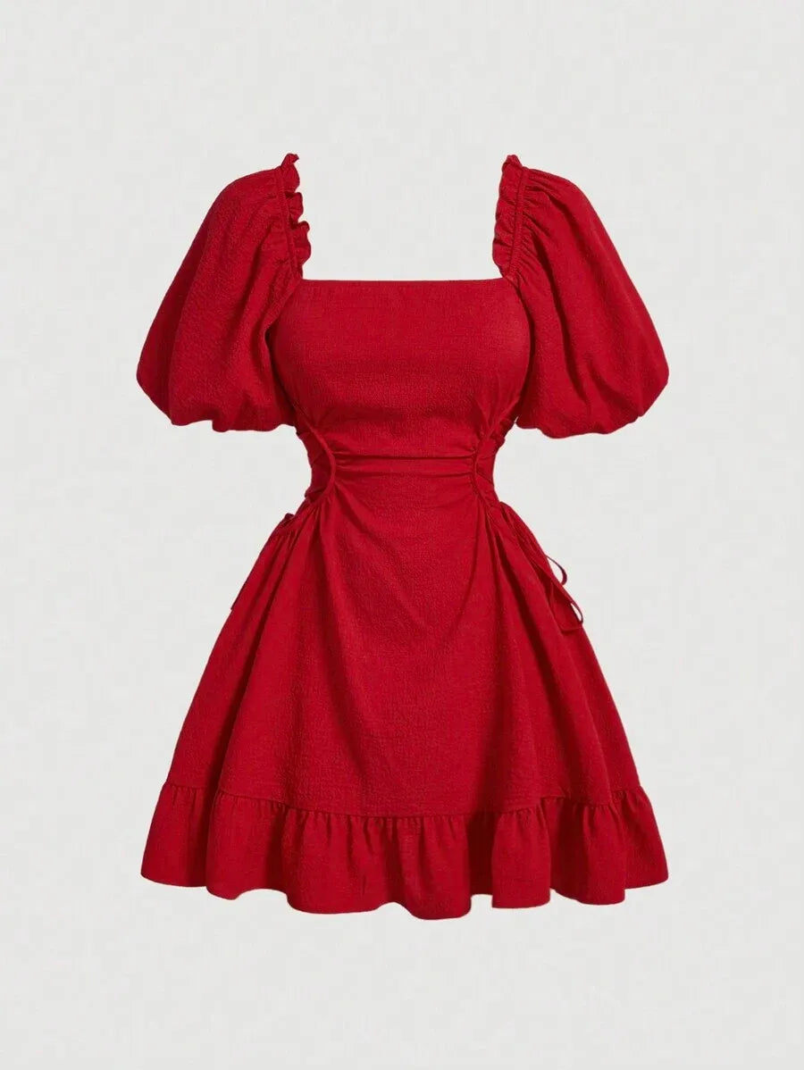 SHEIN MOD فستان قصير بياقة مربعة وأكمام قصيرة وربطة جانبية وكشكش بلون الأحمر
