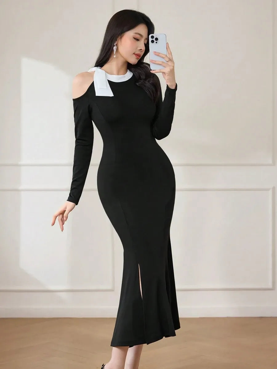 SHEIN Modelyn فستان طويل ضيق بياقة غير متماثلة وأكمام طويلة ورباط خلفي بتصميم متباين بالأبيض والأسود