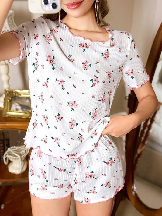 SHEIN CottageSlumber طقم بيجاما قطعتين بطبعة زهور وشورت بلون أبيض