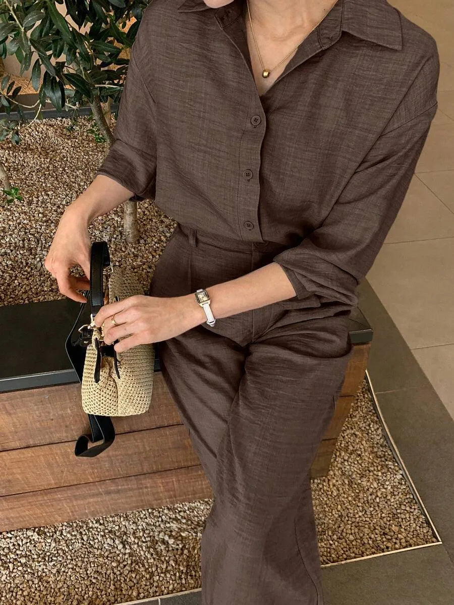 SHEIN DAZY طقم نسائي قطعتين بلوزة بياقة وأزرار أمامية وبنطال بجيوب بلون بني