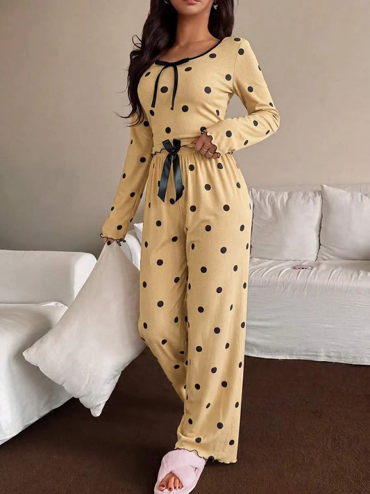 SHEIN Napfluff طقم بيجامة قطعتين بطبعة نقاط بولكا وأكمام طويلة بلون أصفر