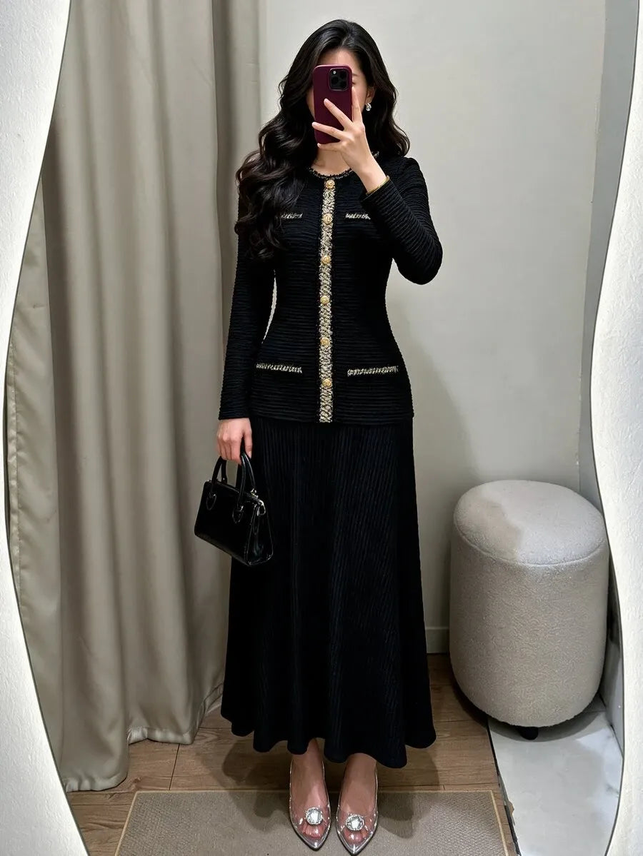 SHEIN Modelyn فستان طويل بياقة دائرية وأكمام طويلة وقصة ضيقة بتطريز بلون الأسود