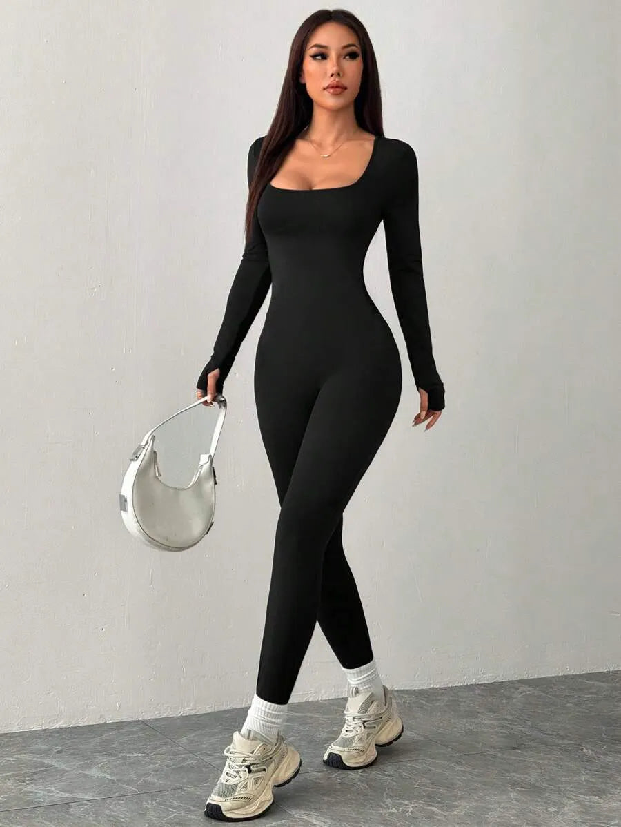 SHEIN PETITE  جمبسوت رياضية سوداء بفتحة إبهام وفتحة رقبة مربعة من