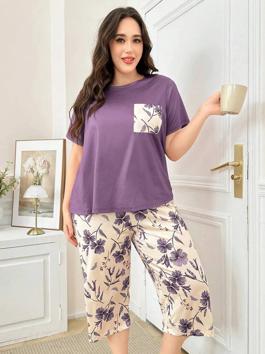 SHEIN طقم نسائي بلون أرجواني مزين بالزهور بأكمام قصيرة وبنطال كابري