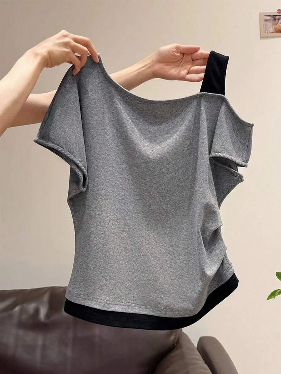 SHEIN NostaNoir بلوزة نسائية قصيرة الأكمام بكتف مائل وقصة غير متماثلة بلون رمادي