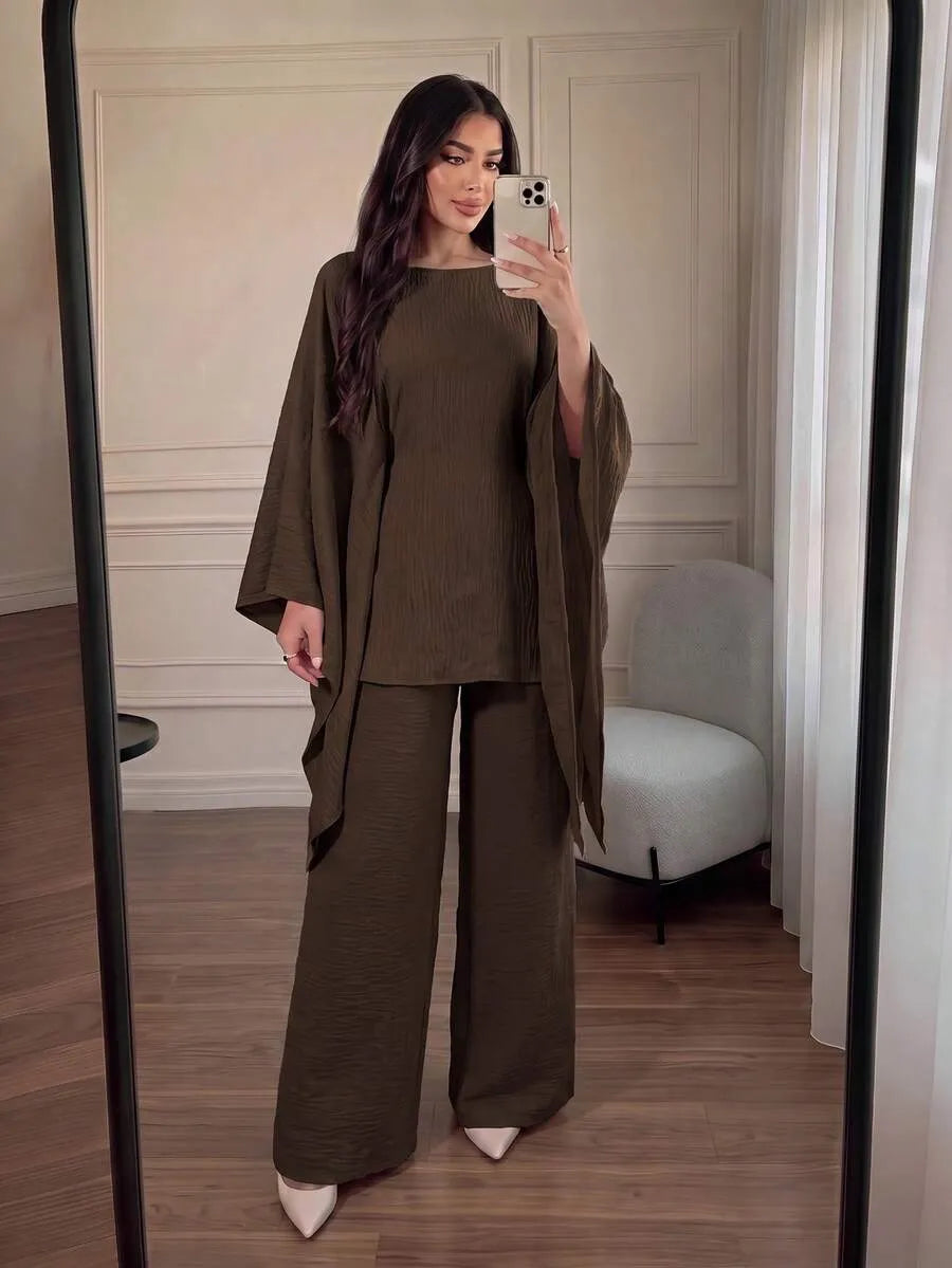 SHEIN طقم نسائي قطعتين بلوزة بأكمام خفاش وبنطال بخصر مجمع بلون بني داكن