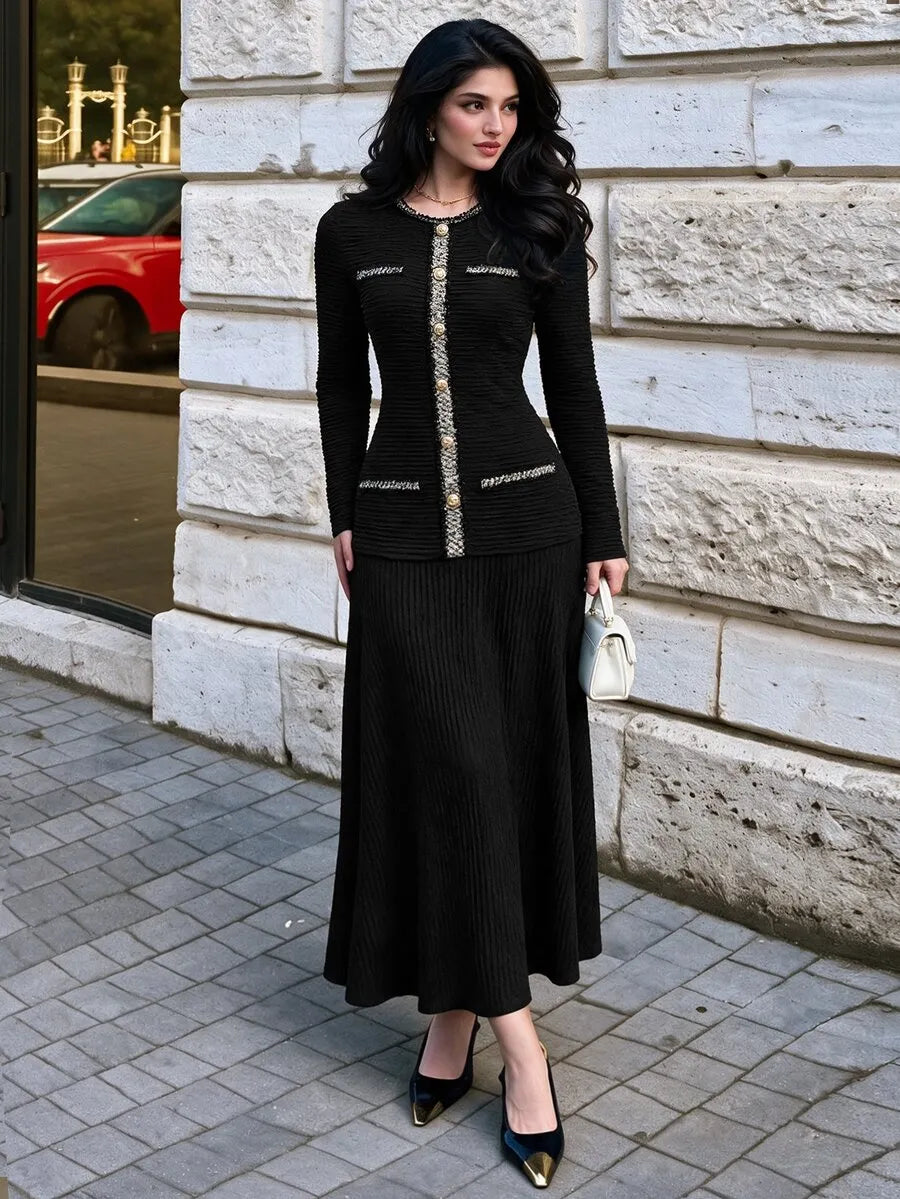 SHEIN Modelyn فستان طويل بياقة دائرية وأكمام طويلة وقصة ضيقة بتطريز بلون الأسود