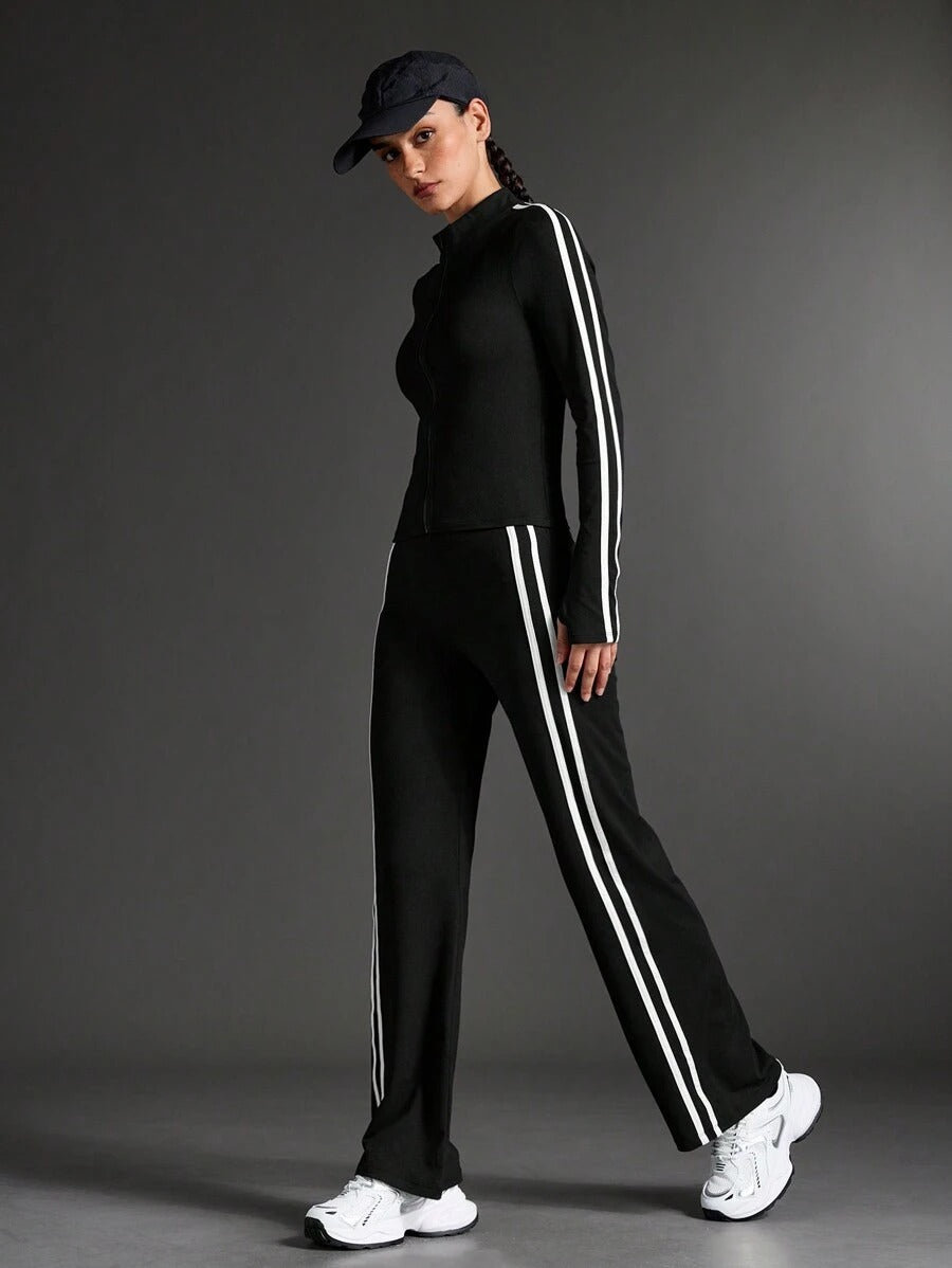 SHEIN Sport طقم رياضي نسائي من قطعتين بلون أسود