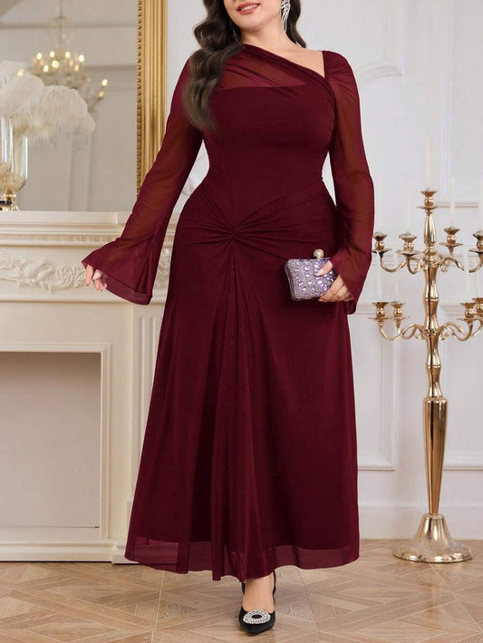 SHEIN Modelyn فستان سهرة عنابي للمقاسات الكبيرة بتفاصيل شبك