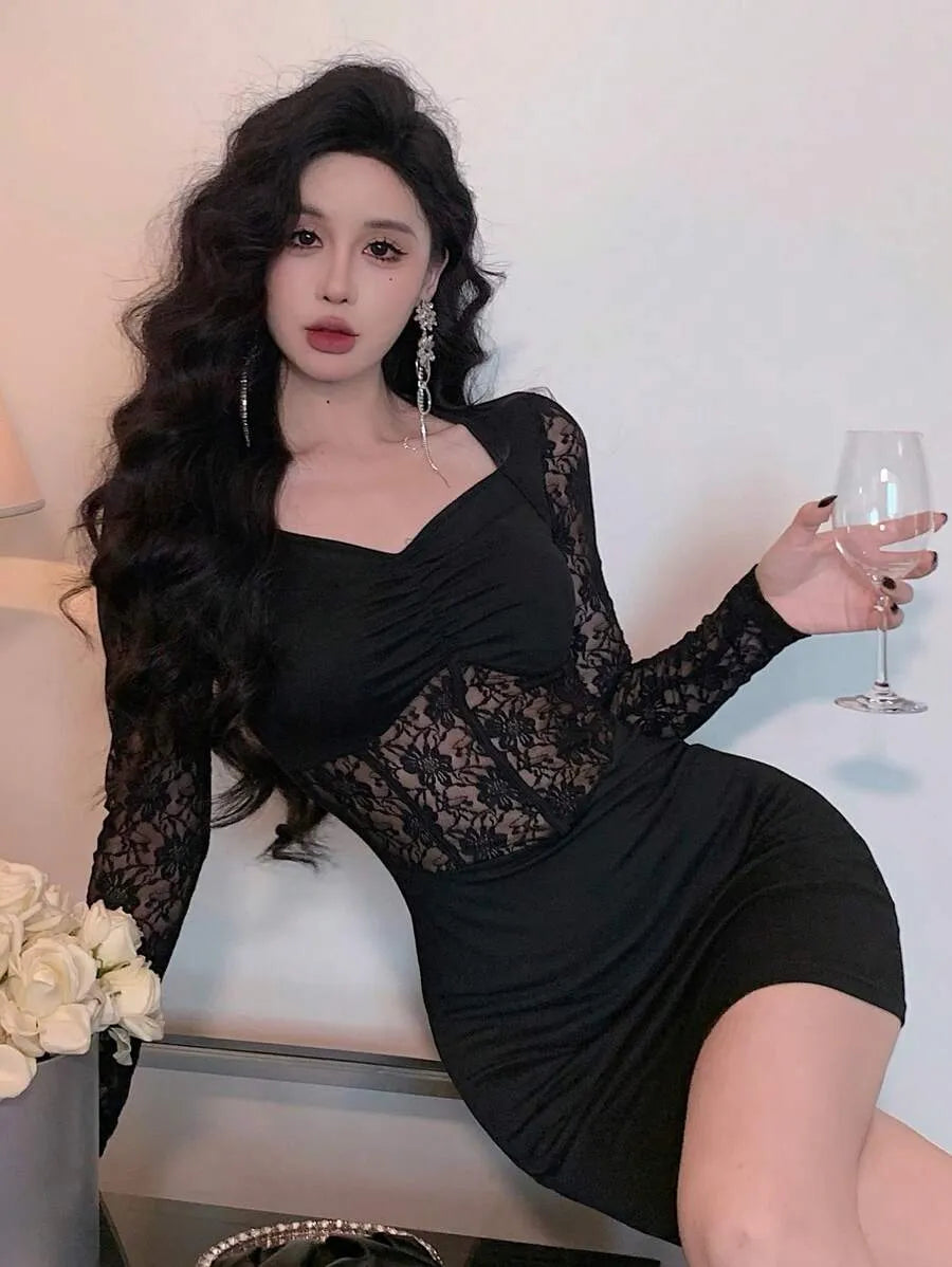 SHEIN DAZY فستان أسود قصير مطرز بالدانتيل شفاف للخصر وأكمام طويلة للخريف