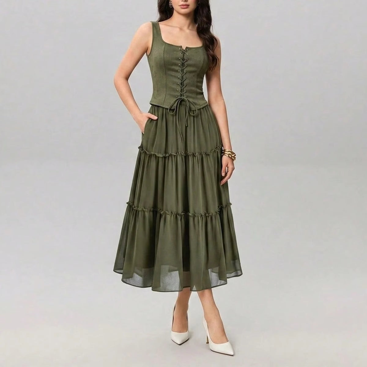 SHEIN MOD توب نسائي محبوك بحمالات وفتحة صدر دائرية بلون أخضر عسكري
