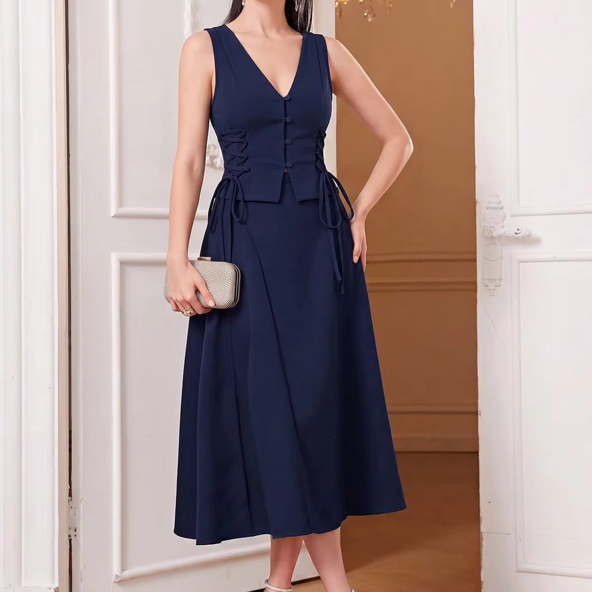 SHEIN MOD توب كروب نسائي برباط جانبي وتصميم متقاطع بلون أزرق بحري