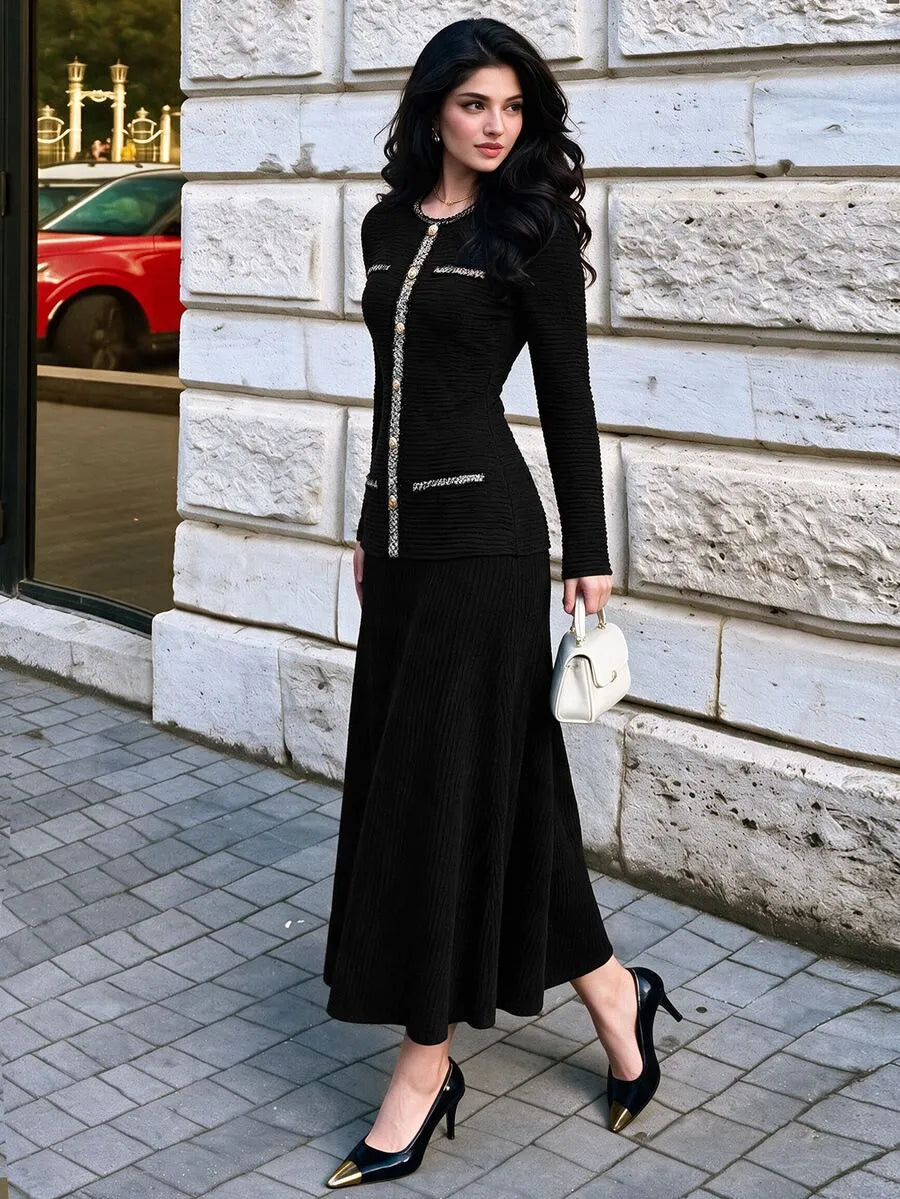 SHEIN Modelyn فستان طويل بياقة دائرية وأكمام طويلة وقصة ضيقة بتطريز بلون الأسود