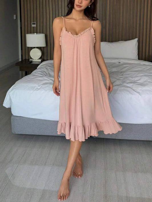 SHEIN DAZY فستان نوم قصير بلون وردي بدون أكمام مزين بالدانتيل وزخارف نباتية