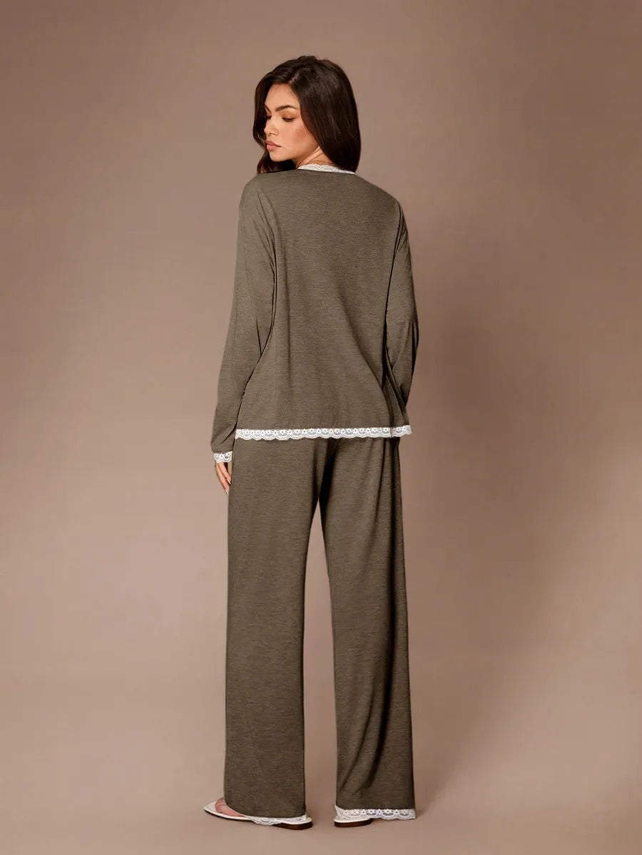 SHEIN Lazeform طقم بيجامة قطعتين بكارديجان بياقة وأزرار ودانتيل وبنطال مستقيم باللون البني