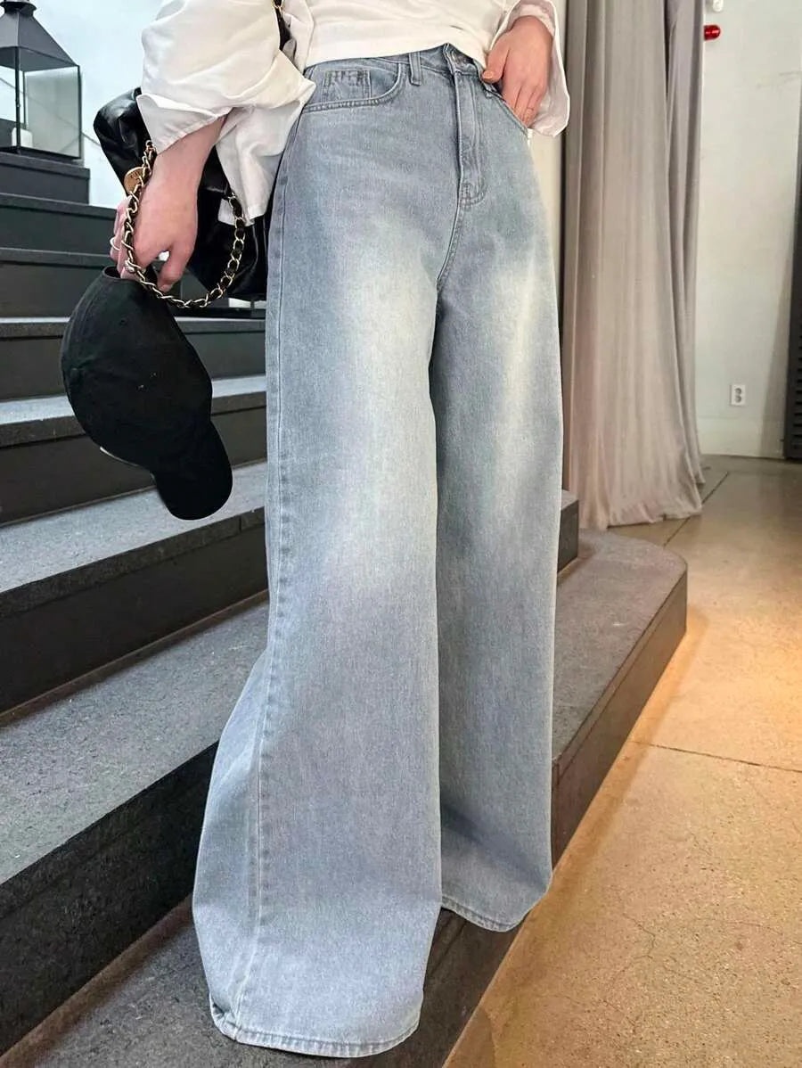 SHEIN DAZY بنطلون جينز فضفاض بقصة مستقيمة بخصر عالٍ بلون أزرق فاتح