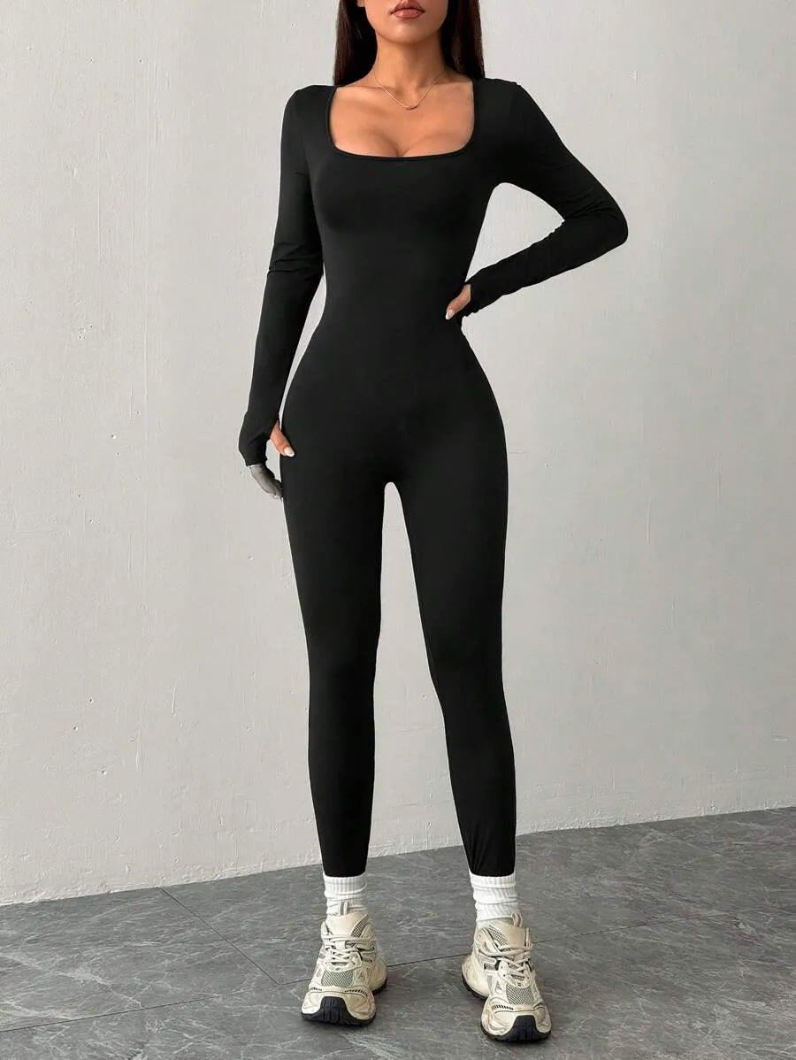 SHEIN PETITE  جمبسوت رياضية سوداء بفتحة إبهام وفتحة رقبة مربعة من