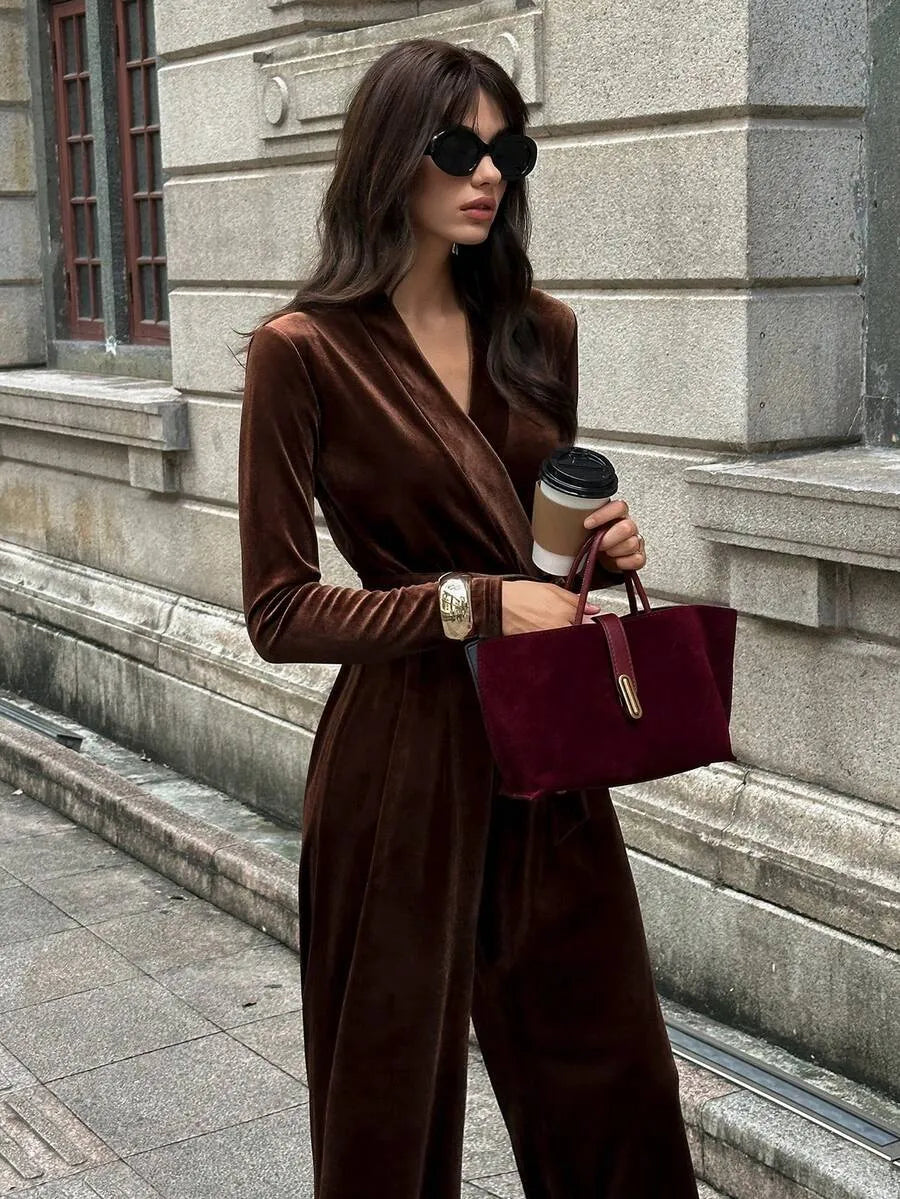 SHEIN Flirla جمبسوت نسائي بياقة وخصر برباط وساق واسعة بلون بني