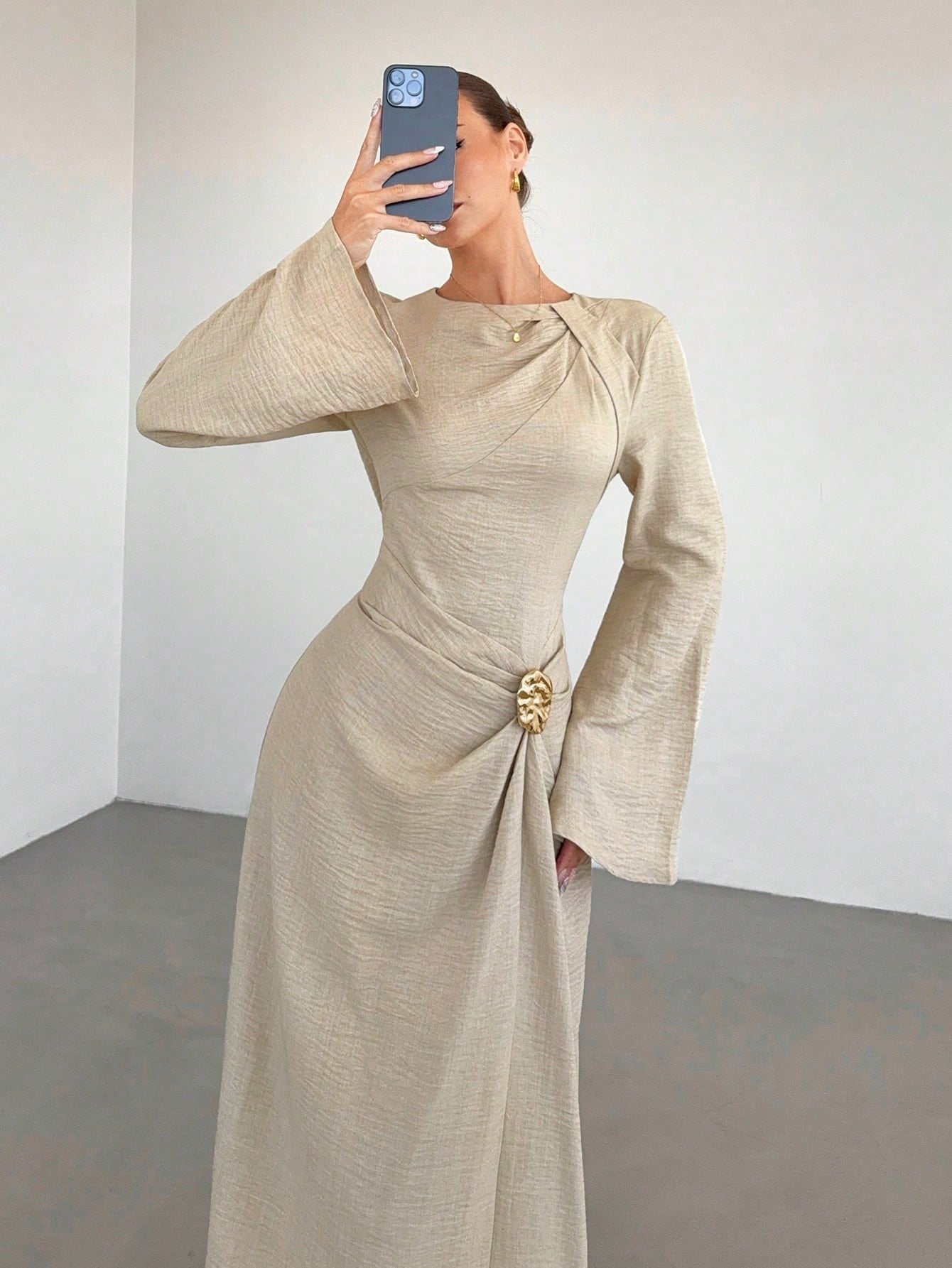 SHEIN Siren Gaze فستان بأكمام طويلة وتفاصيل مفتولة وإبزيم معدني