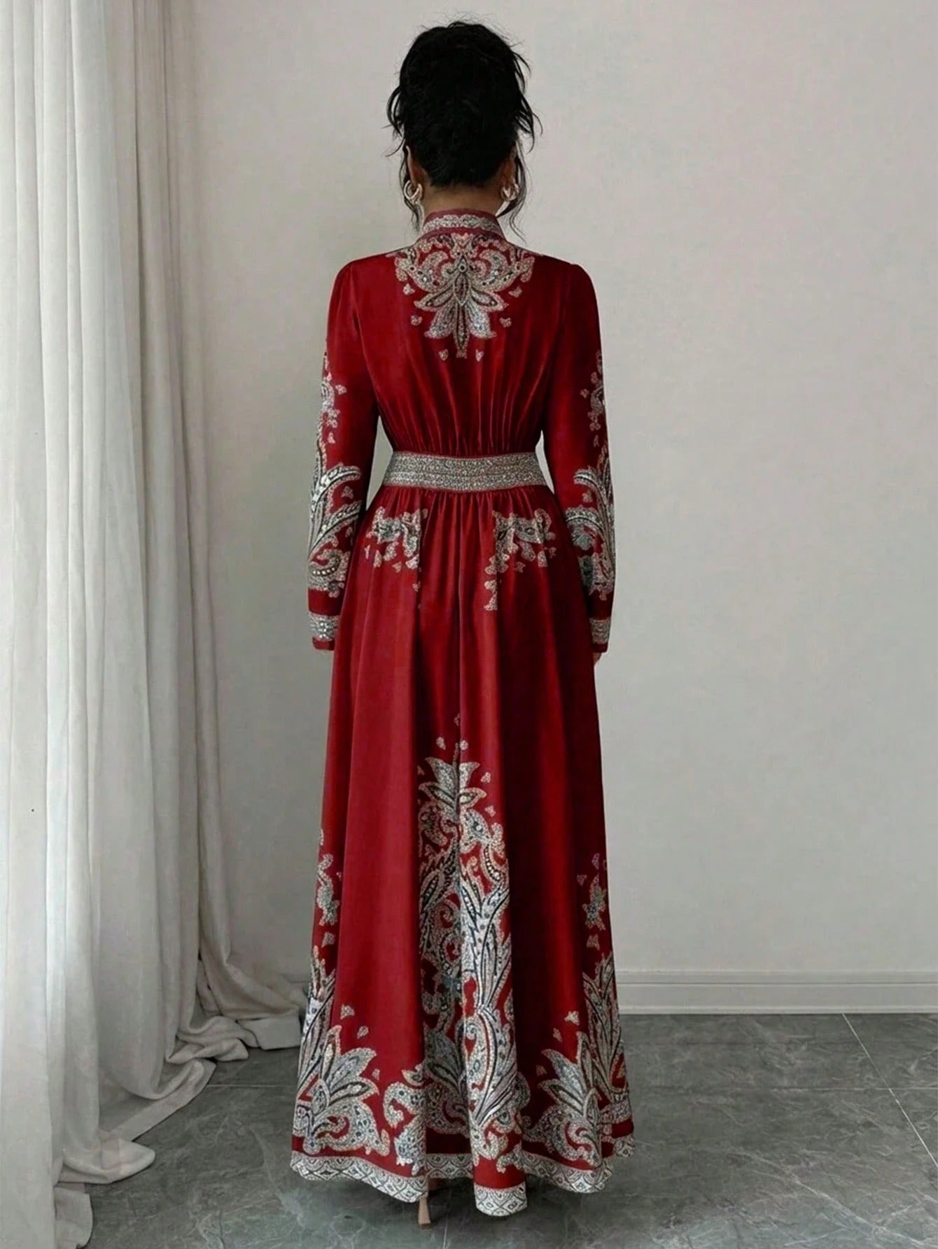 SHEIN Rafferiza Vفستان نسائي بطبعة زهرية بياقة  وأكمام فانوس