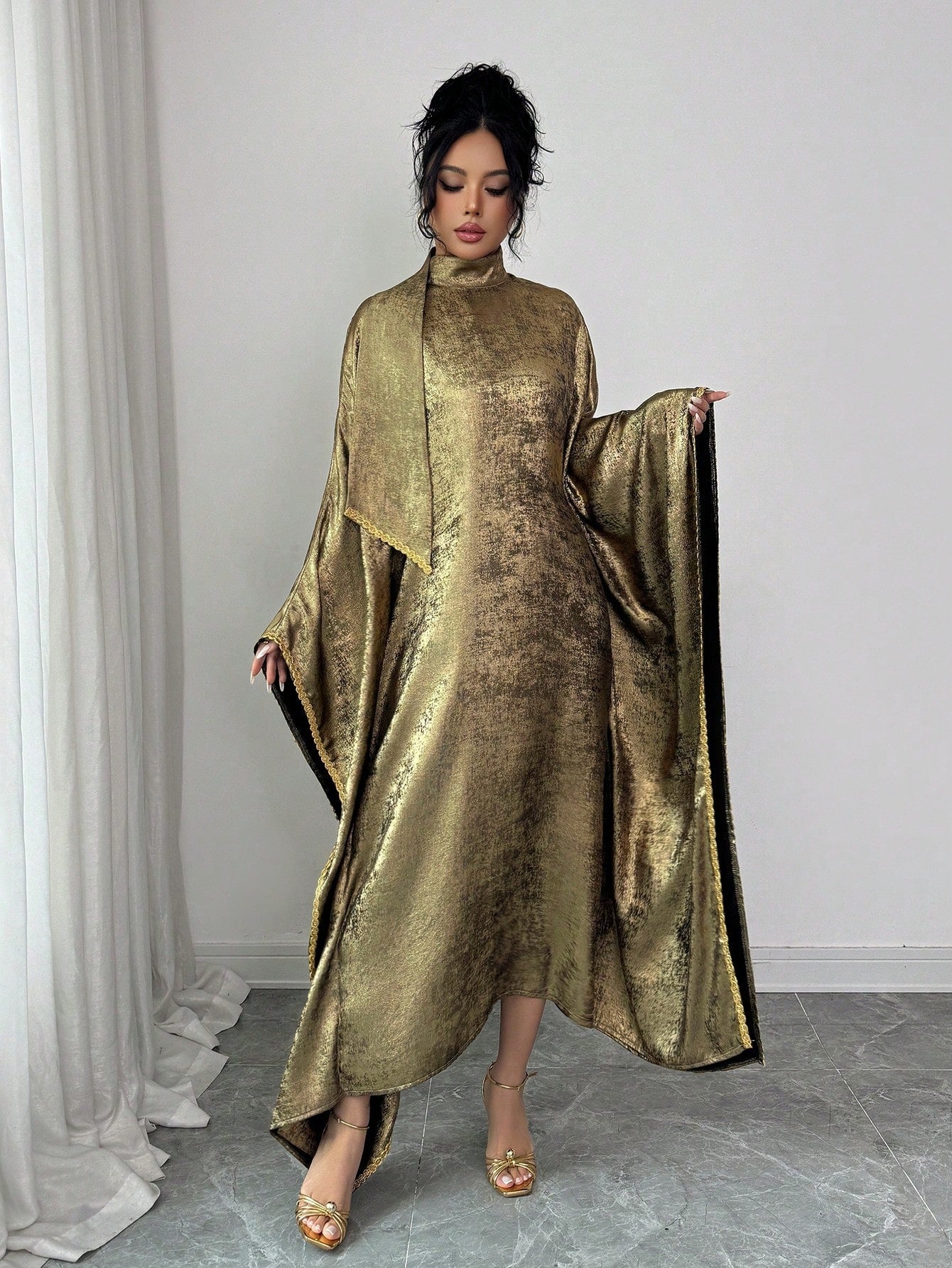 SHEIN Raffinéa فستان نسائي أنيق بياقة عالية وشريط ذهبي
