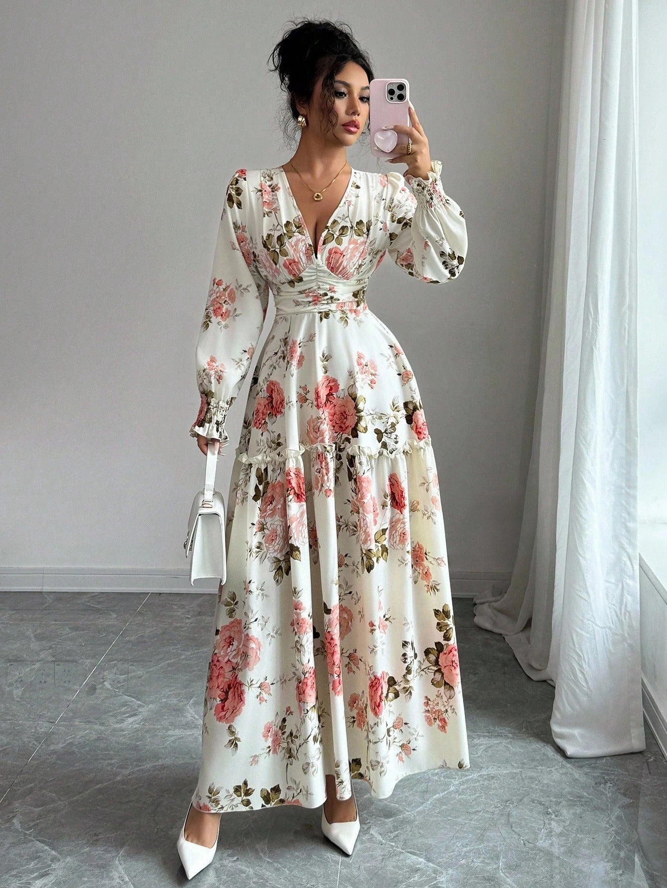 SHEIN Elenzga فستان ميدي بطبعة زهور صغيرة وياقة V وأكمام فانوس