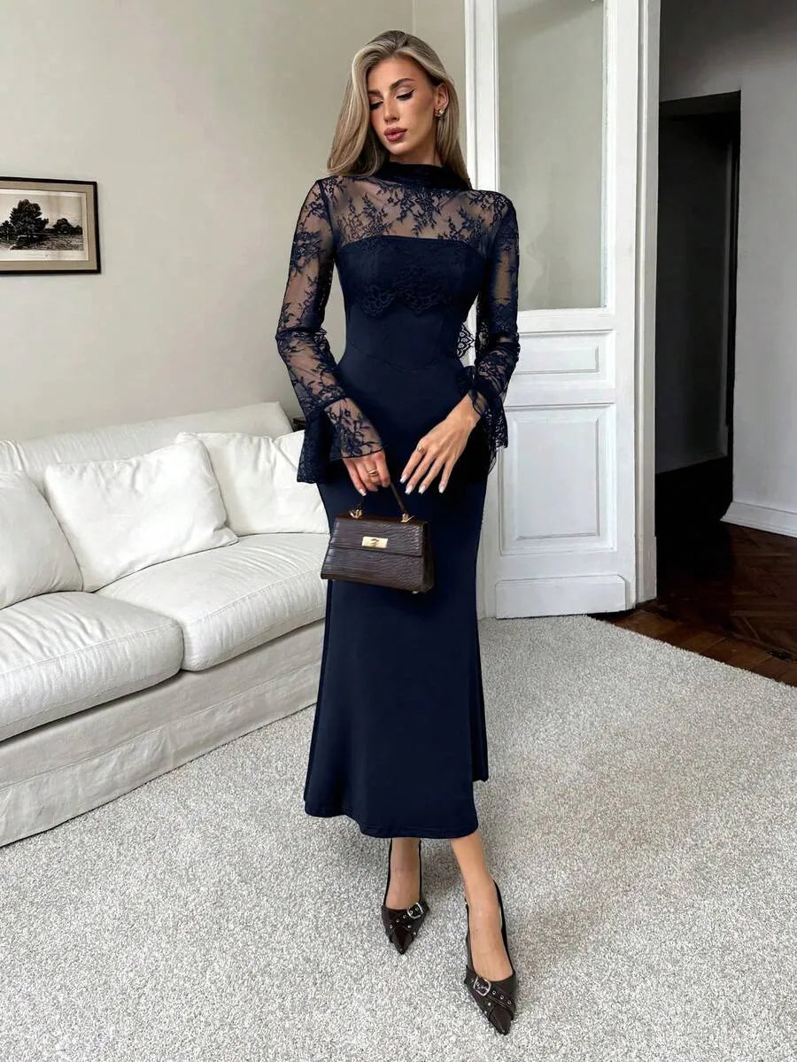 SHEIN Elenzga فستان طويل بتصميم ذيل السمكة مزين بالدانتيل بلون أزرق بحري