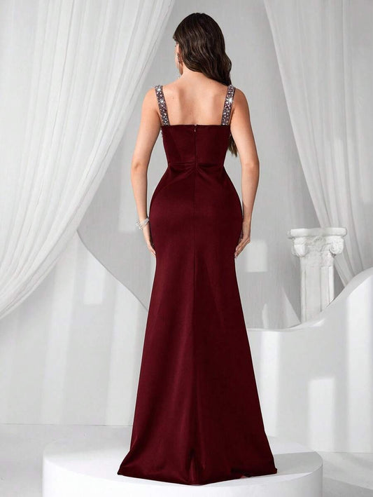 SHEIN Coutiva فستان سهرة طويل بلون أحمر مزين بخرز ولمعة