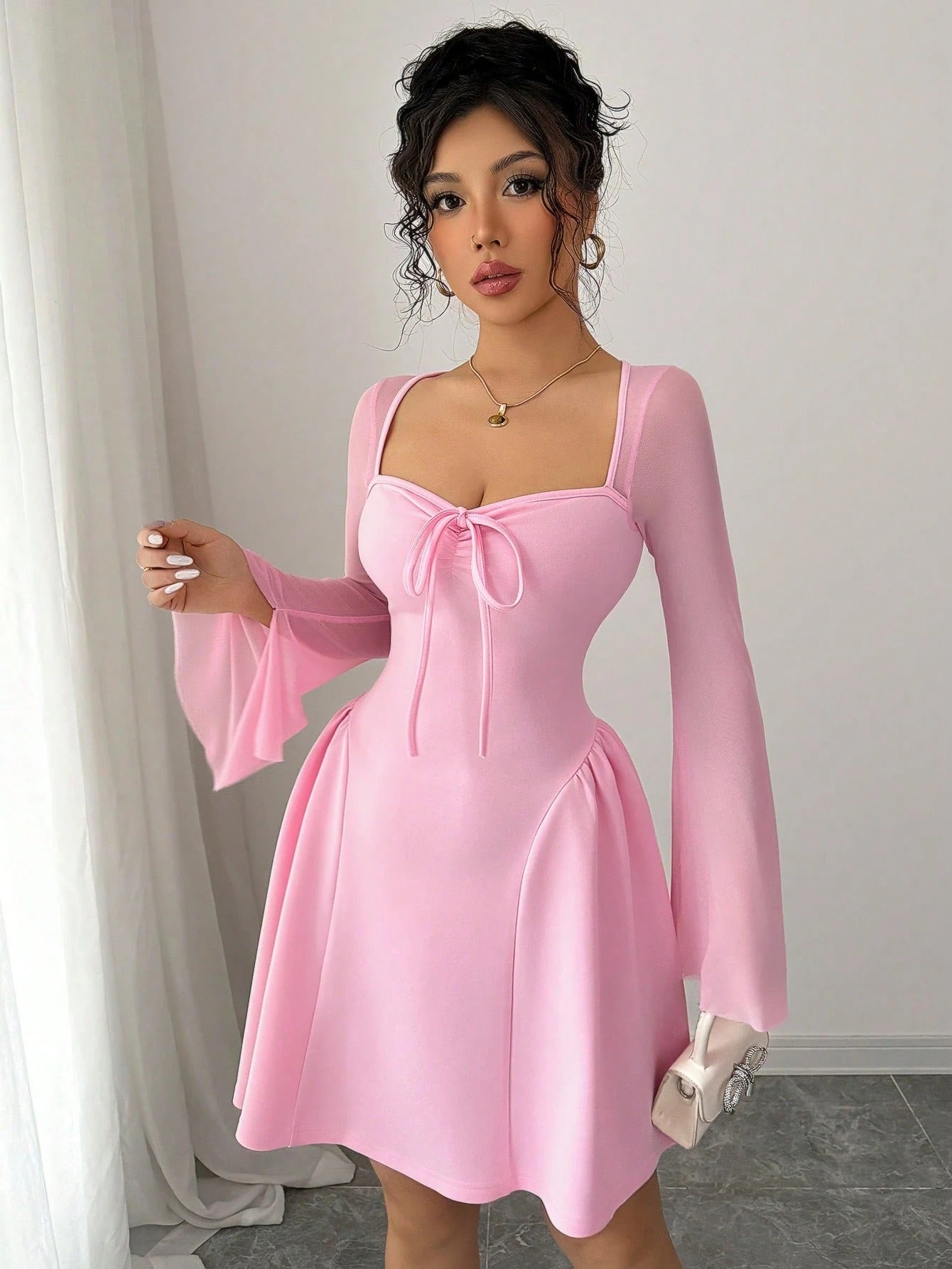 SHEIN Elenzga فستان شبك مبطن بجمع جانبي وياقة فيونكة