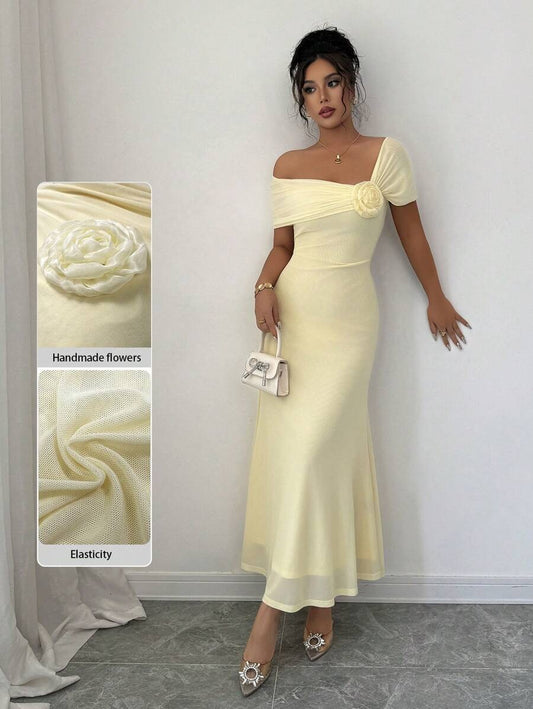 SHEIN Modelyn فستان اصفر طويل مزين بزهرة من الكتف