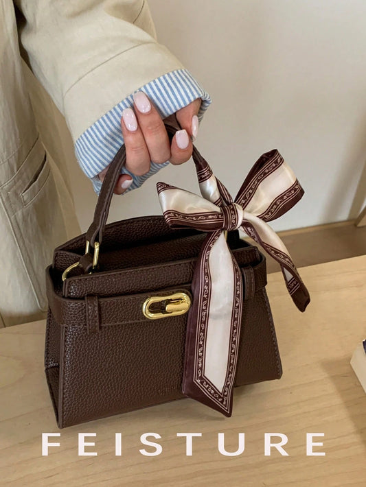 SHEIN حقيبة كتف بطراز قديم كلاسيكي