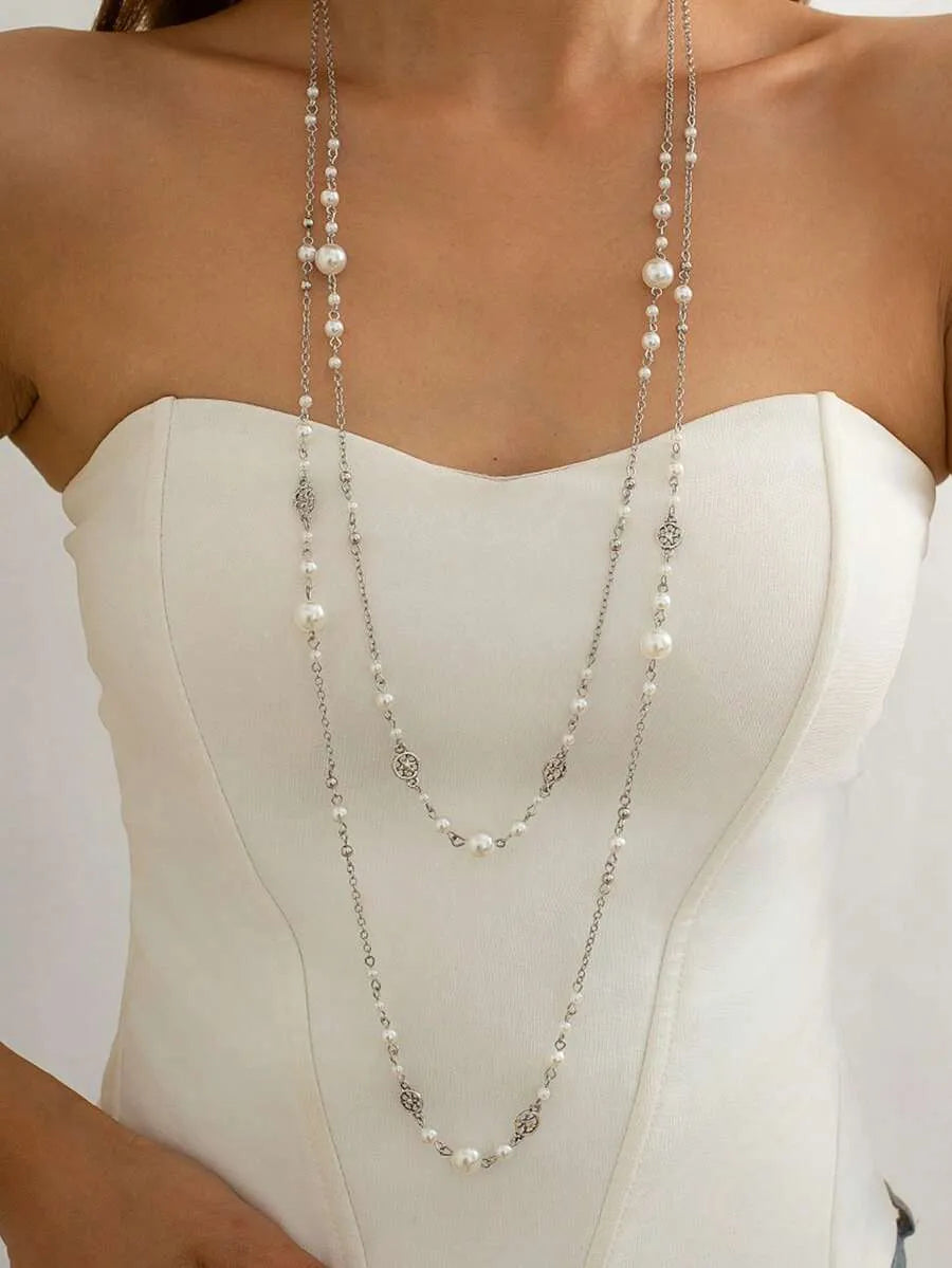 SHEIN قلادة نسائية طويلة بتصميم هندسي مزينة باللؤلؤ بأسلوب فرنسي elegant بلون ذهبي