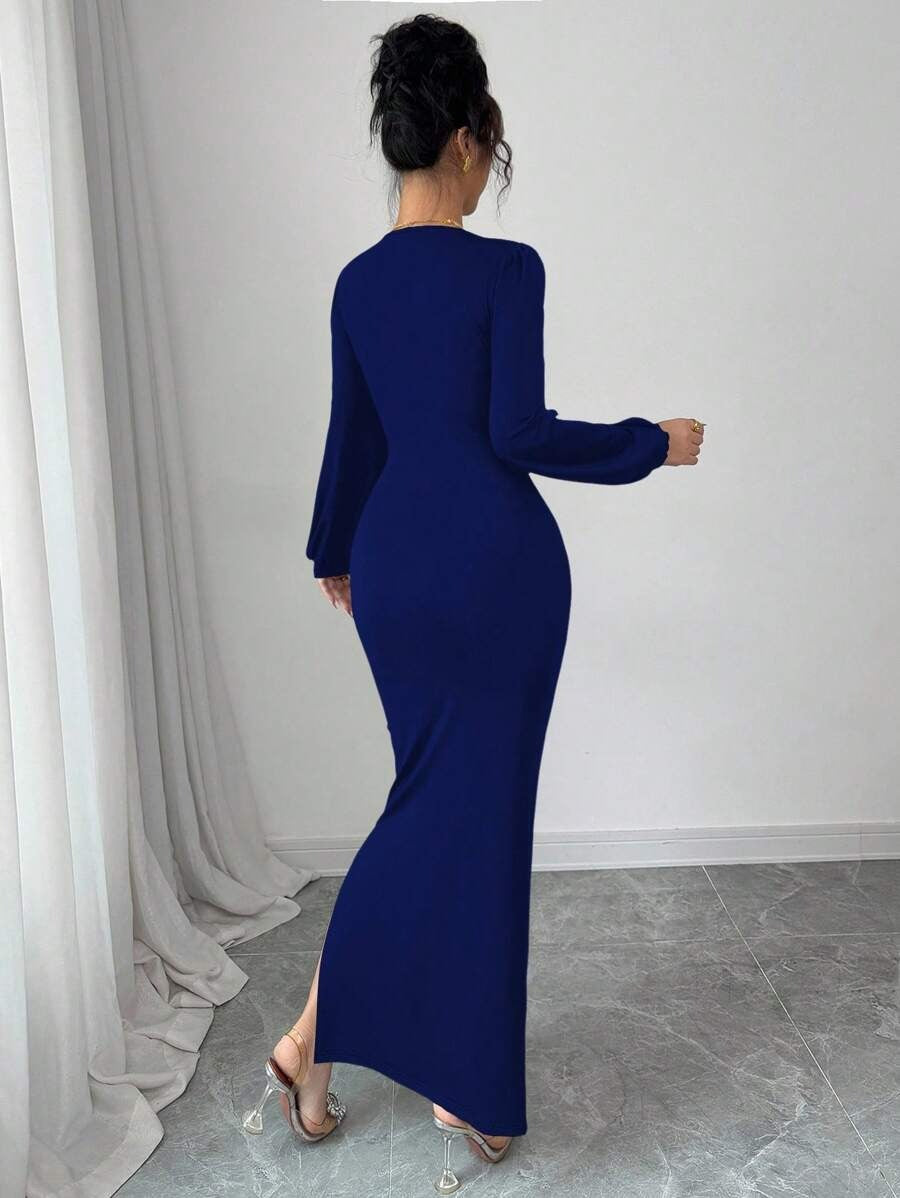 SHEIN Modelyn  فستان مزين بالخرز واللامعات بلون أزرق غامق