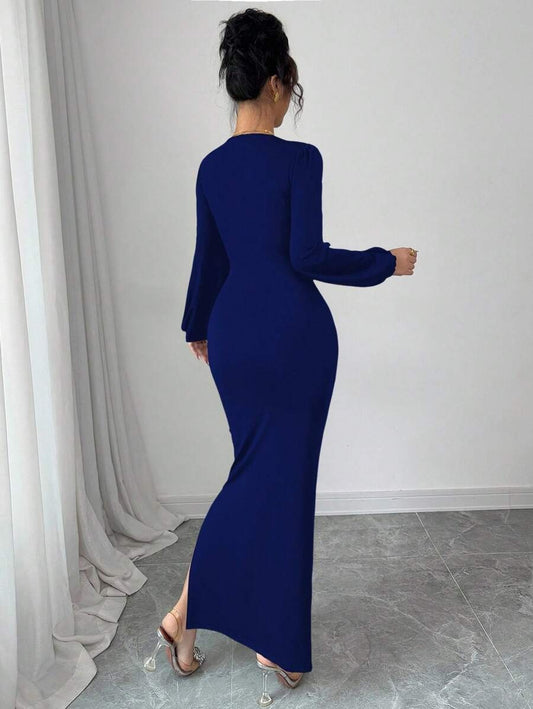 SHEIN Modelyn  فستان مزين بالخرز واللامعات بلون أزرق غامق