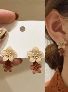 SHEIN زوج أقراط مزخرفة بألوان داكنة