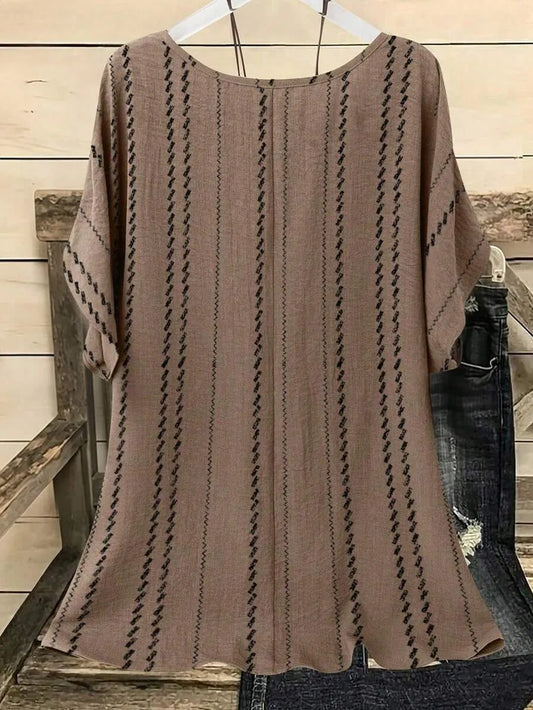SHEIN قميص نسائي كاجوال بطبعة شريطية رجعية وياقة مستديرة وأكمام قصيرة