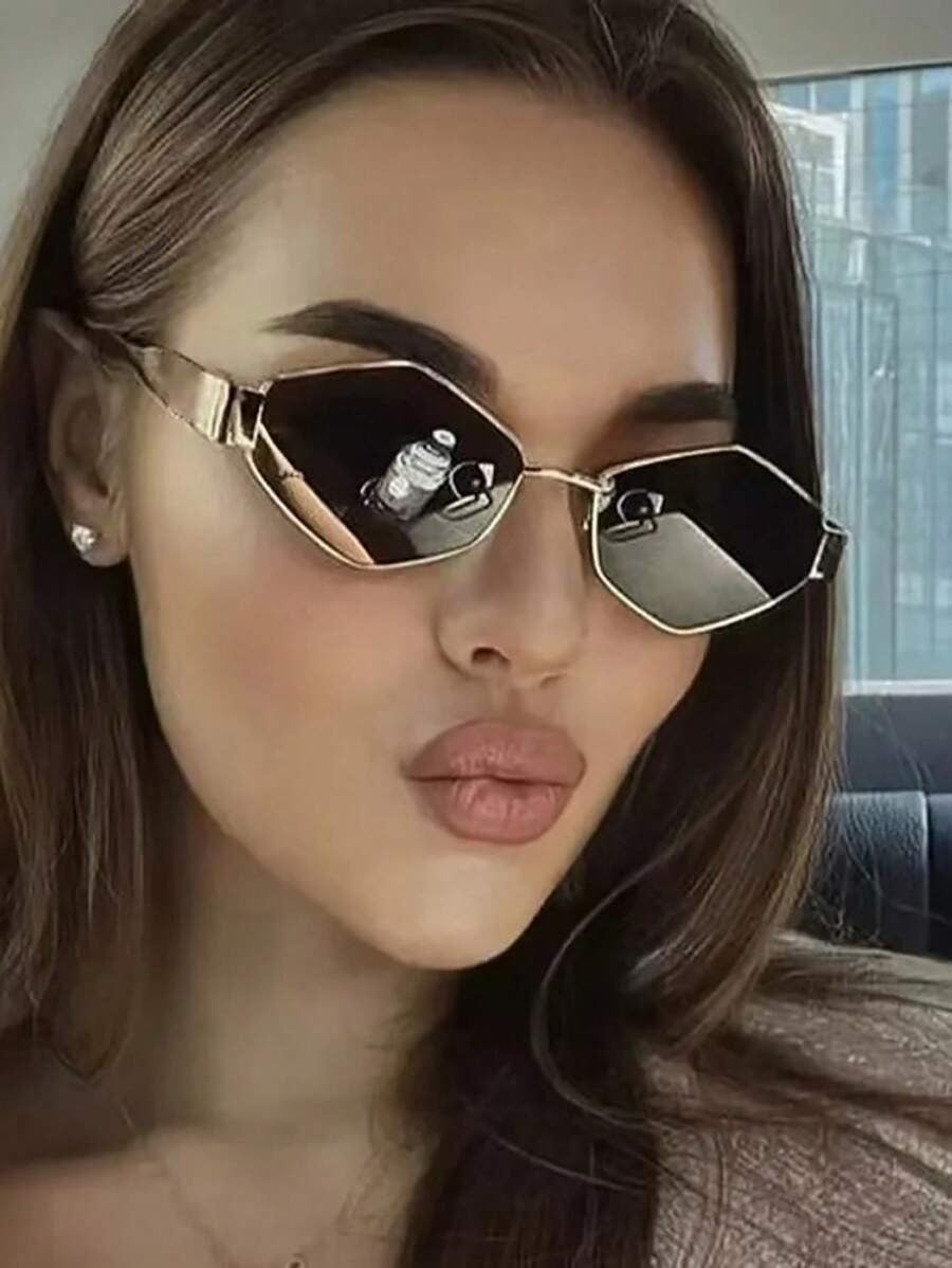 SHEIN نظارات شمسية بتصميم هندسي زخرفي لون رمادي فضي