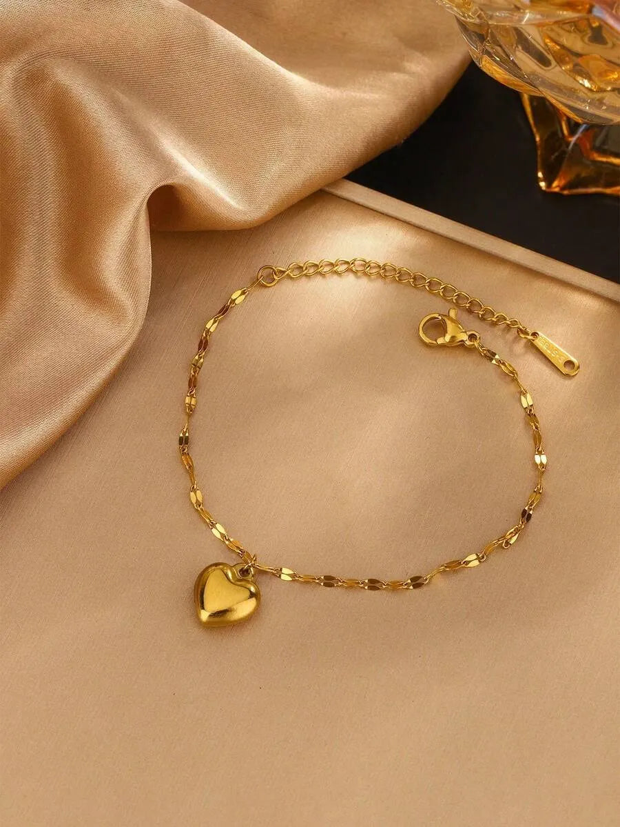 SHEIN VceTd قلادة نسائية بتصميم قلب بلون ذهبي