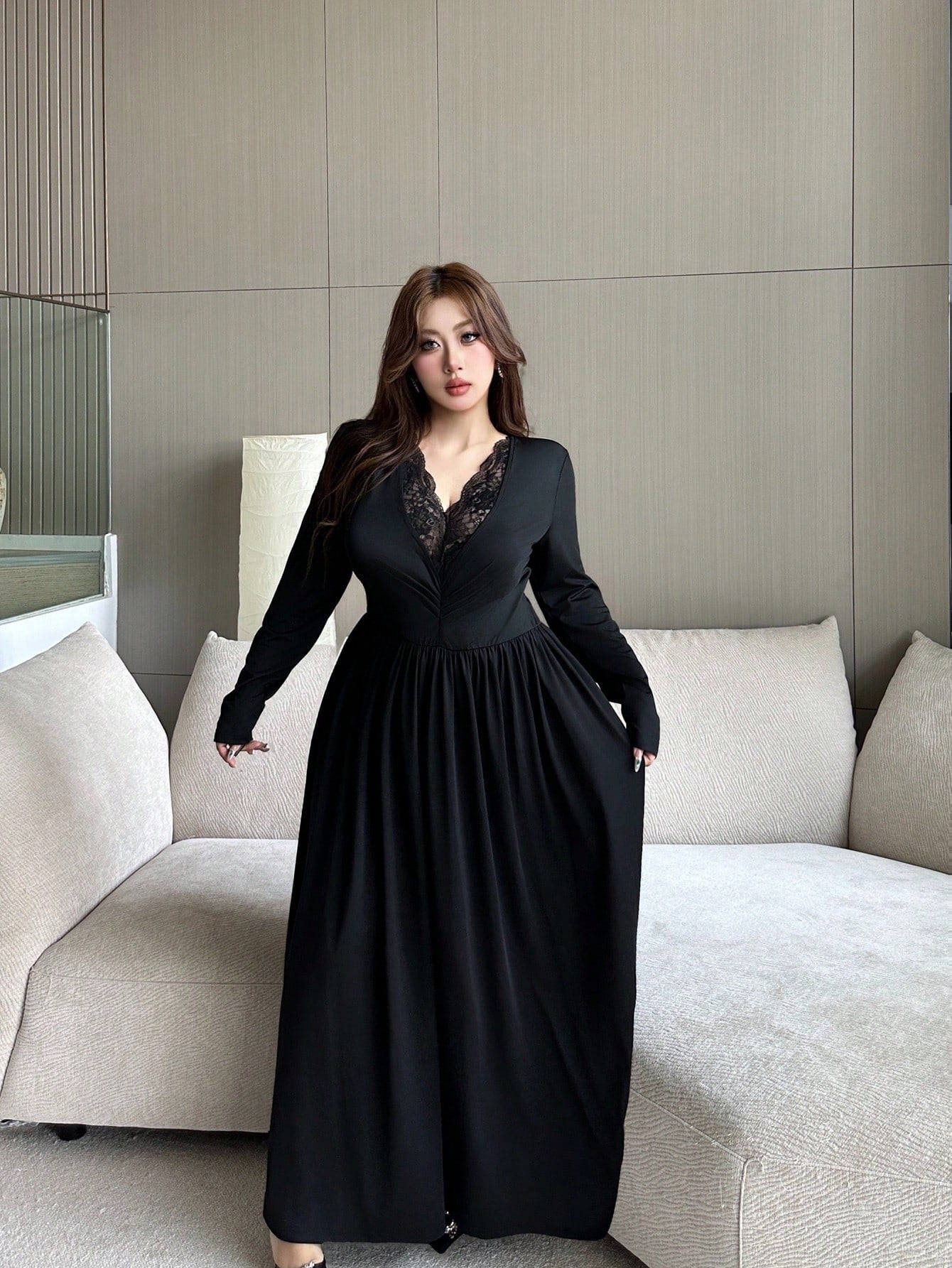 SHEIN Flirla فستان دانتيل أسود بأكمام طويلة وياقة V مخصر أنيق مقاسات كبيرة