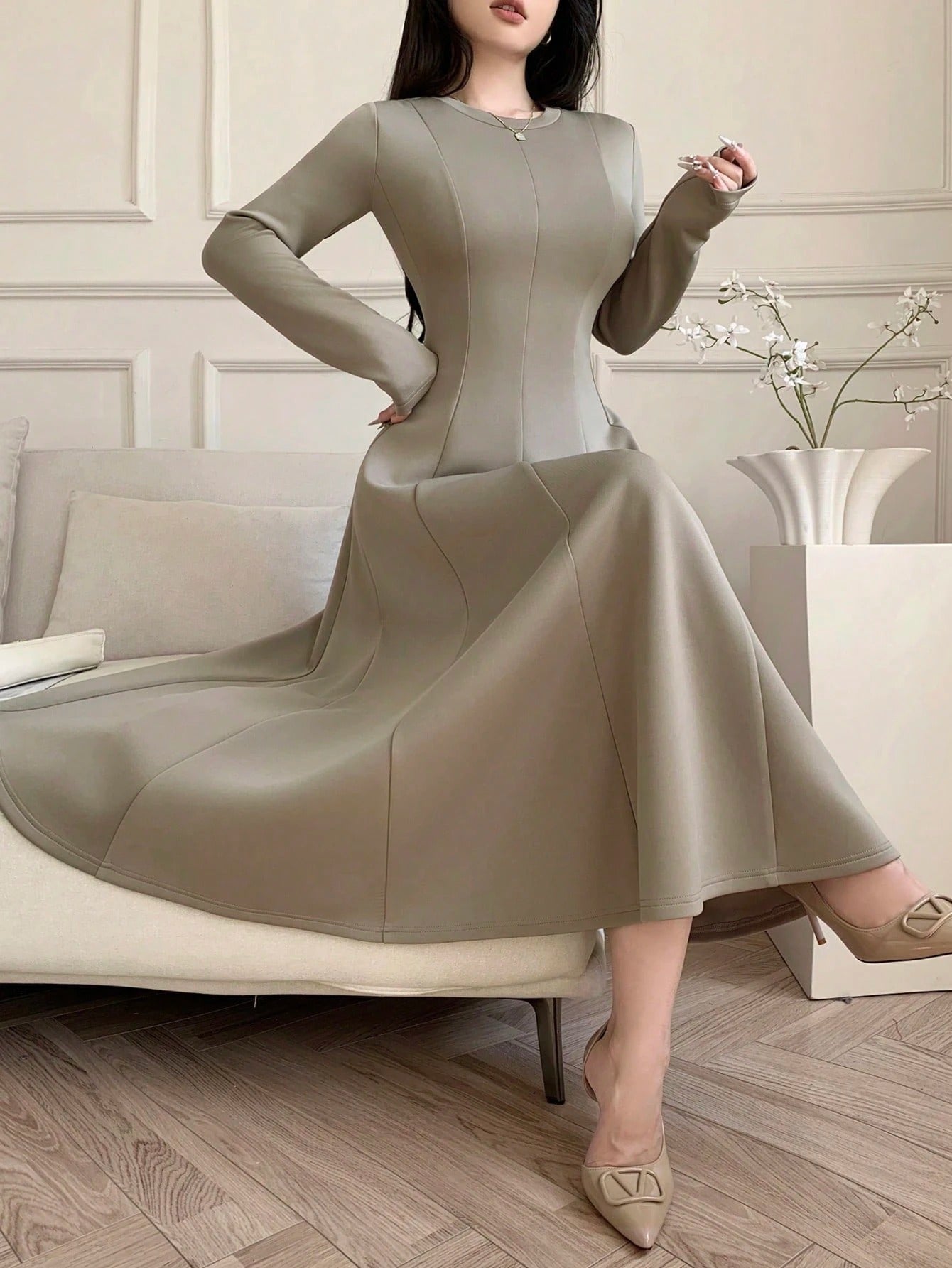 SHEIN Feyla فستان متوسط الطول بياقة مستديرة وأكمام طويلة بخصر مربوط