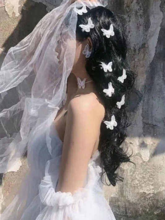 SHEIN طقم 4 قطع دبابيس شعر صغيرة بشكل فراشة