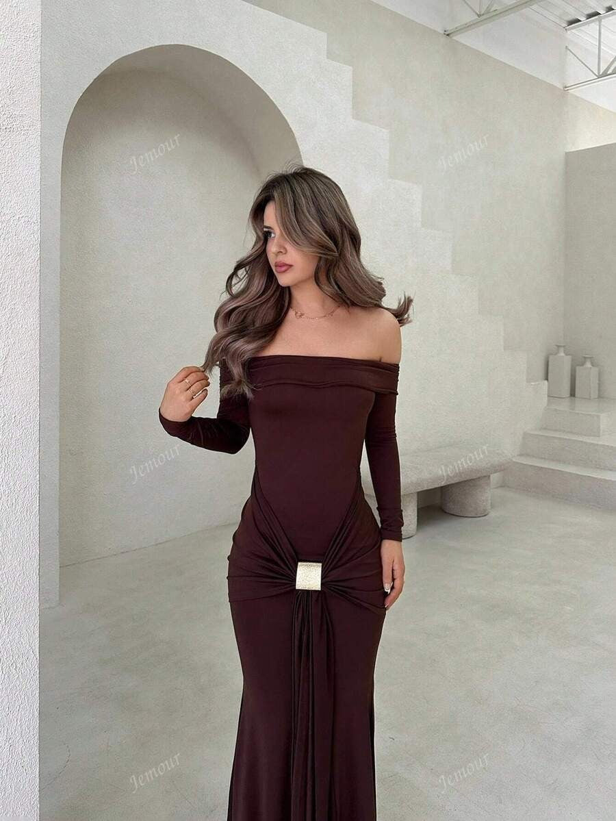SHEIN فستان بني داكن أوف شولدر بكم طويل وتصميم ضيق