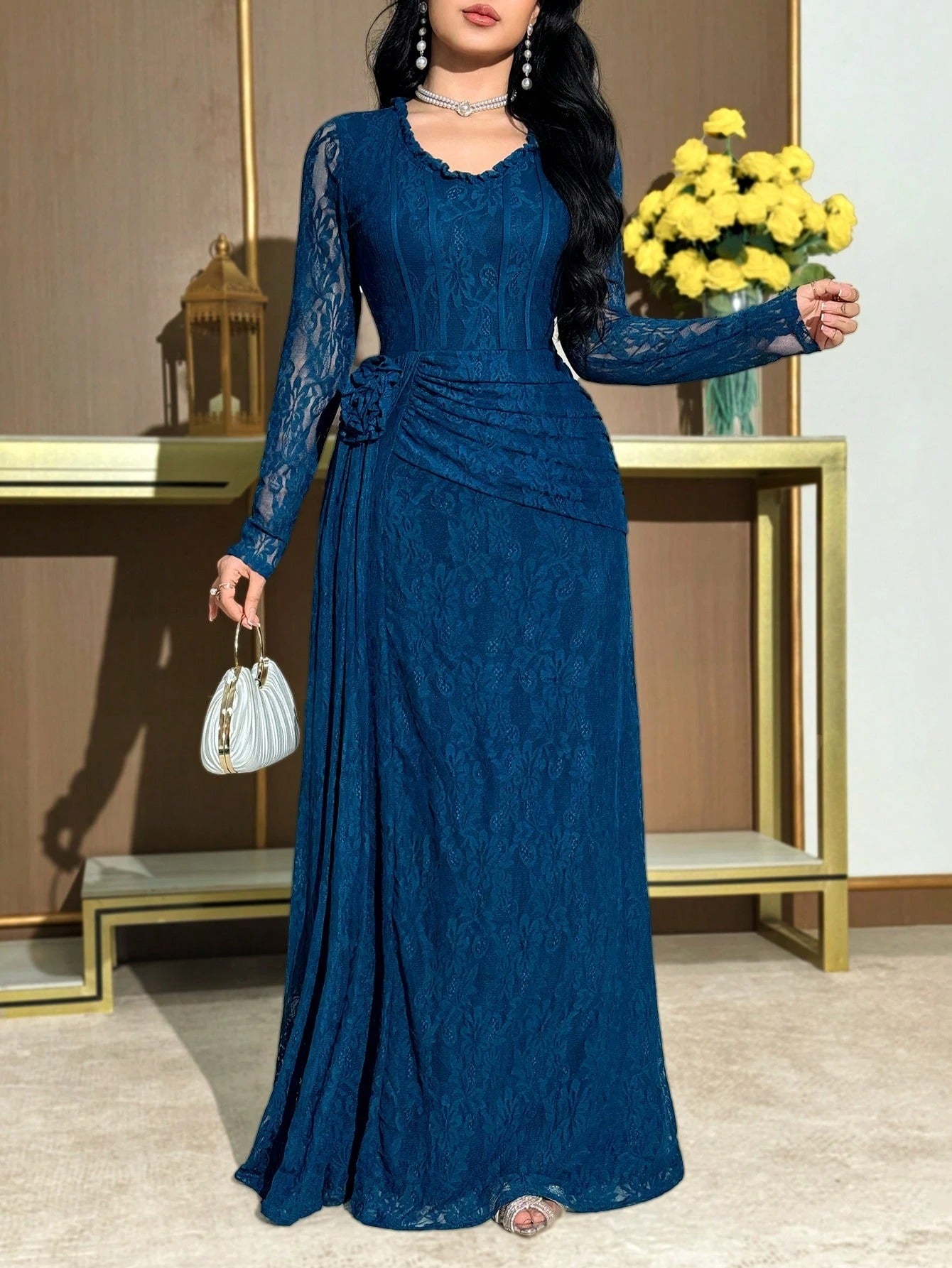 SHEIN Modelyn فستان أزرق طويل بأكمام طويلة وزخرفة زهرية