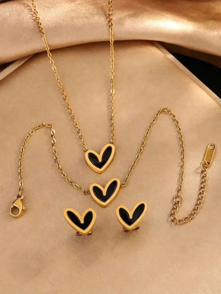 SHEIN VceTd قلادة نسائية بتصميم قلب بلون ذهبي