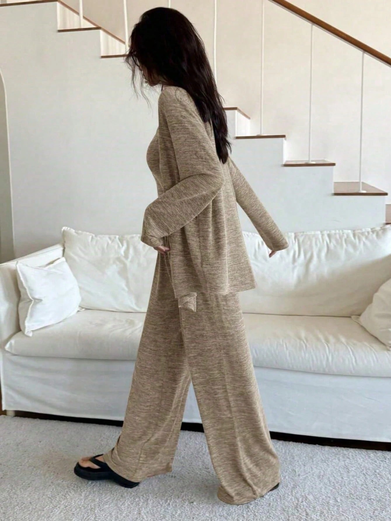 SHEIN طقم بيجامة منزلي ناعم ومرتب من 3 قطع بلون بيج