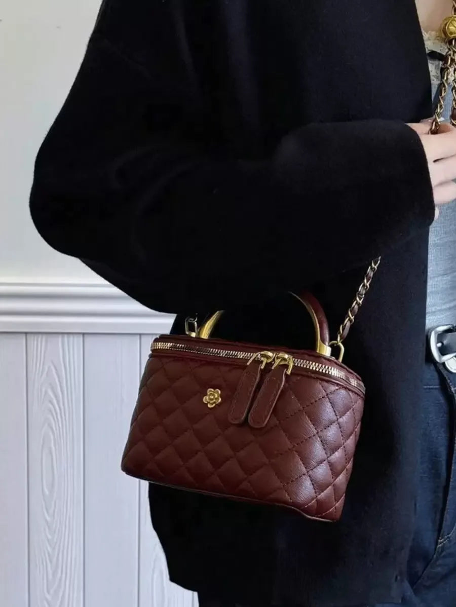 SHEIN حقيبة مربعة كلاسيكية مبطنة وذات لون أحادي معدني للخريف والشتاء