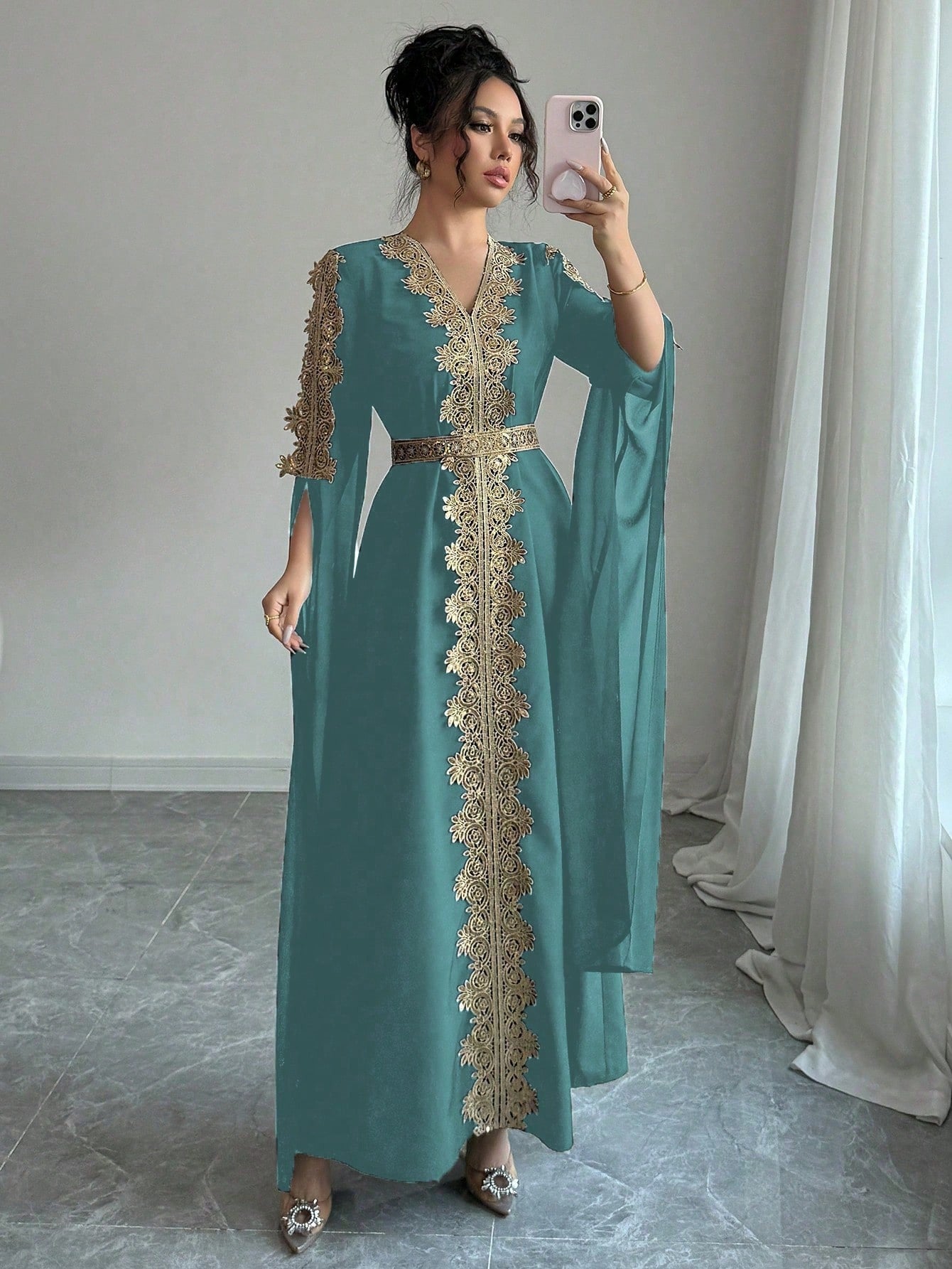 SHEIN Rafferiza عباءة ستايل شرق أوسطي بأكمام طويلة وفستان طويل مع دانتيل