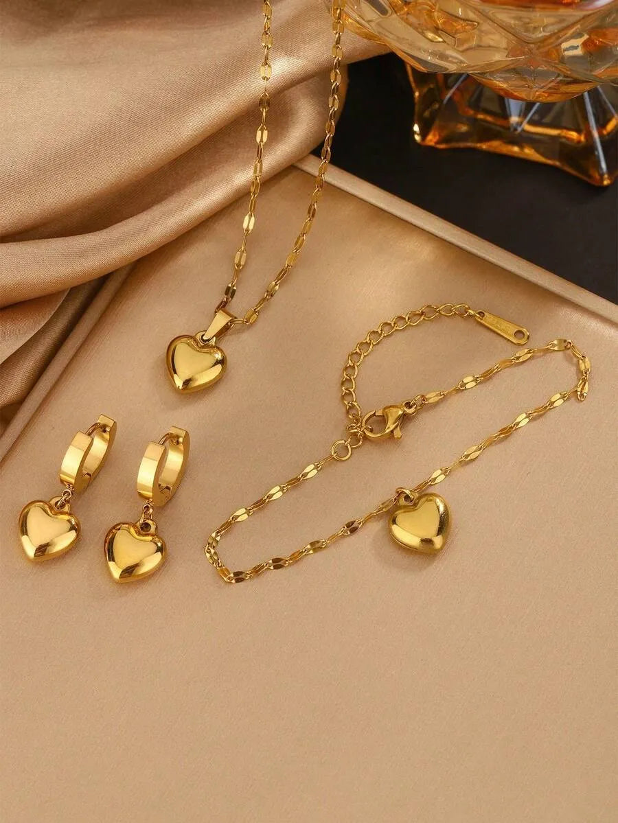 SHEIN VceTd قلادة نسائية بتصميم قلب بلون ذهبي